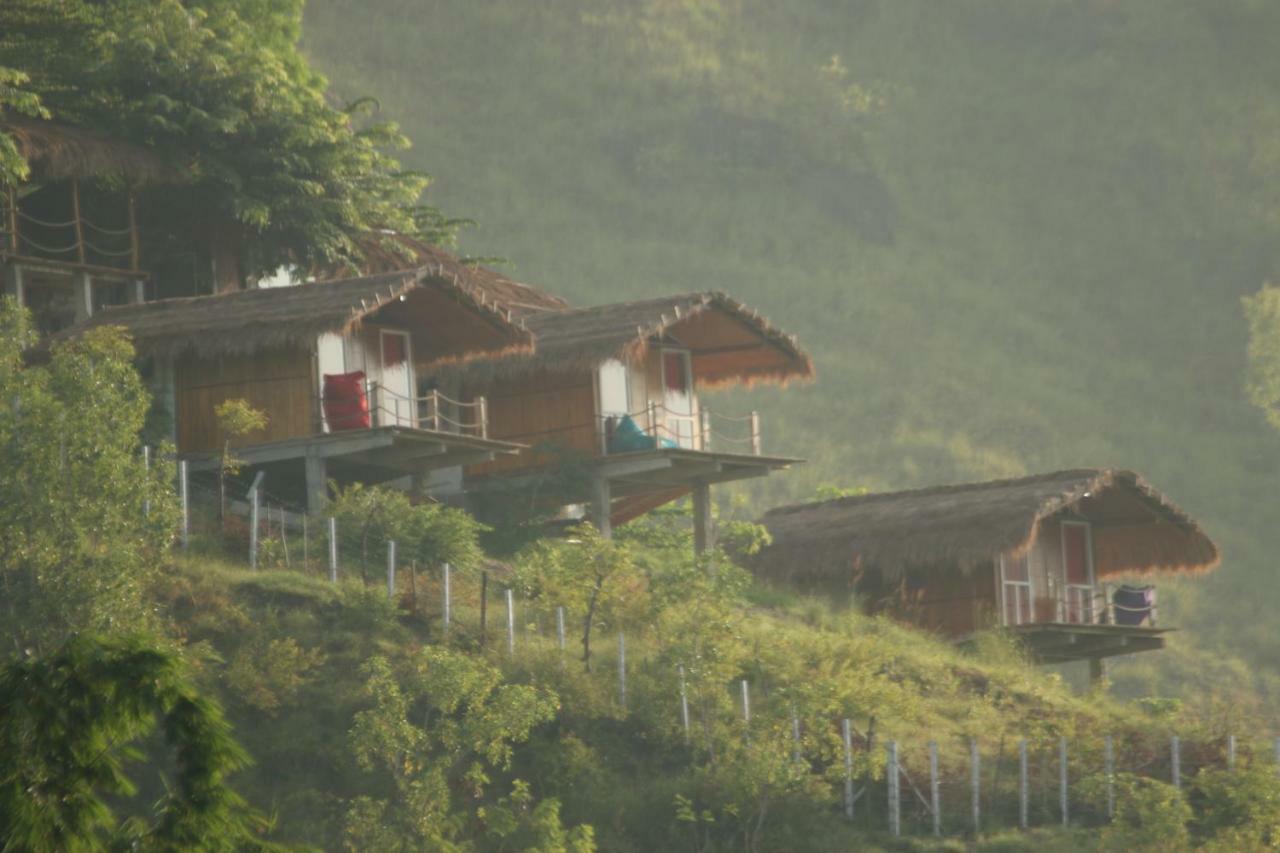 Morinda Villa And Resto Waingapu Kültér fotó